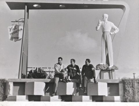 Gaetano Remine with friends and the famous Plus8 Man  in the FJ gardens. Image:Gaetano Remine 