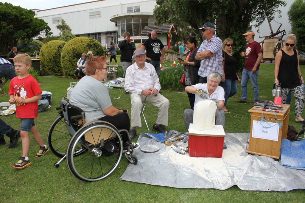 2015 Christmas Party in the FJ Gardens - Photo Colleen Hughson