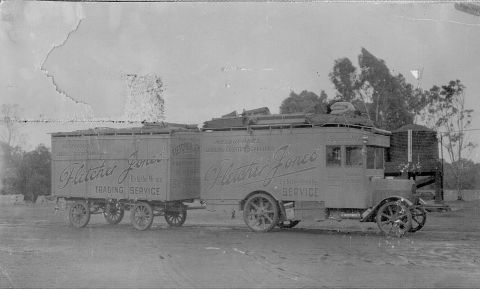 Between Mt. Gambier and Penola, 1923.  Photo: Jones Family Collection 