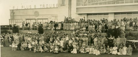 Christmas Party early 1950s. Photo: Alex Wilkins (shared by Clare Trigg nee Doecke) 